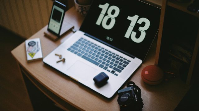 Cara Pintar Pilih Gadget Baru Mau Upgrade Gadget? Simak Dulu Tips Ini Biar Nggak Salah Pilih!